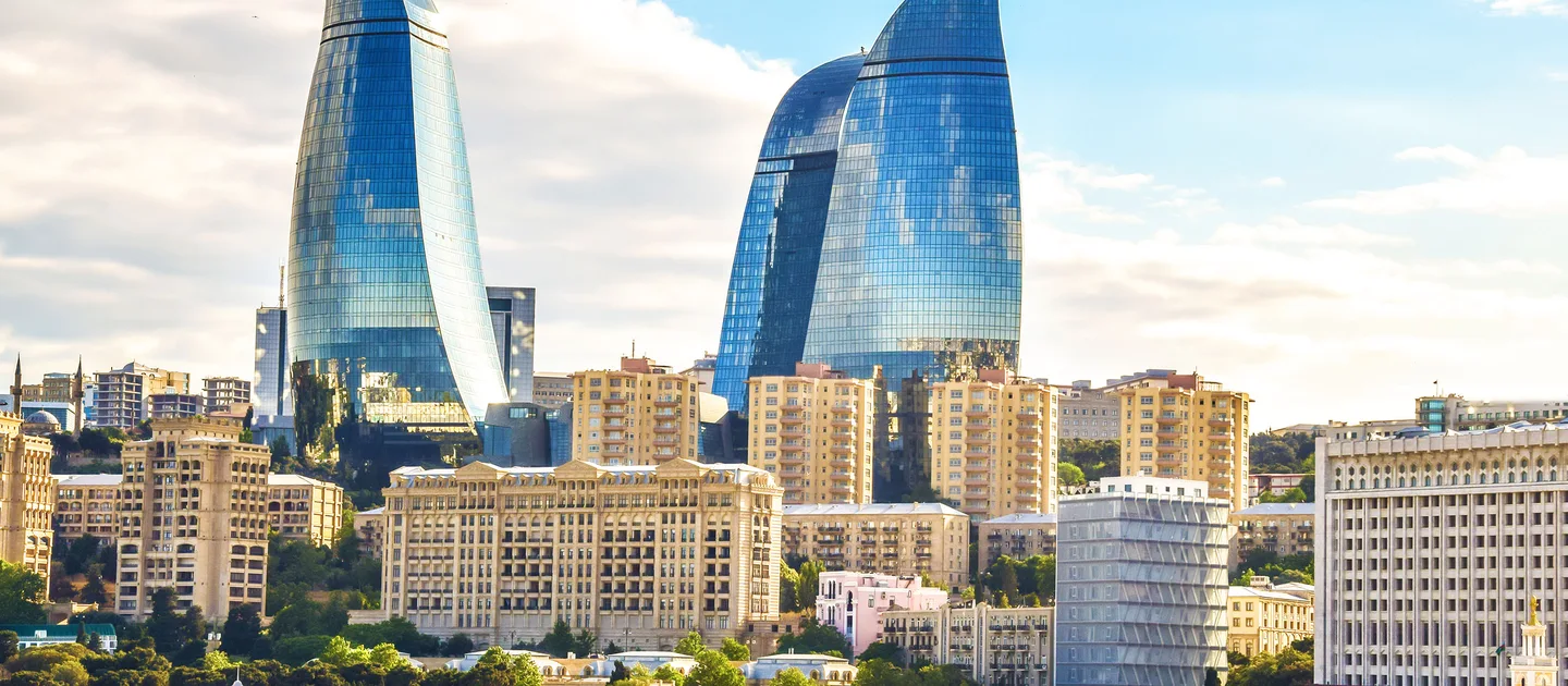 Азербайджан вводит COVID-паспорта в отелях, заведениях и торговых центрах