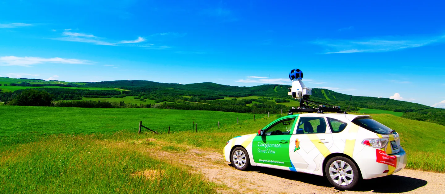Необычные фотографии с Google Street View собрали на одном сайте