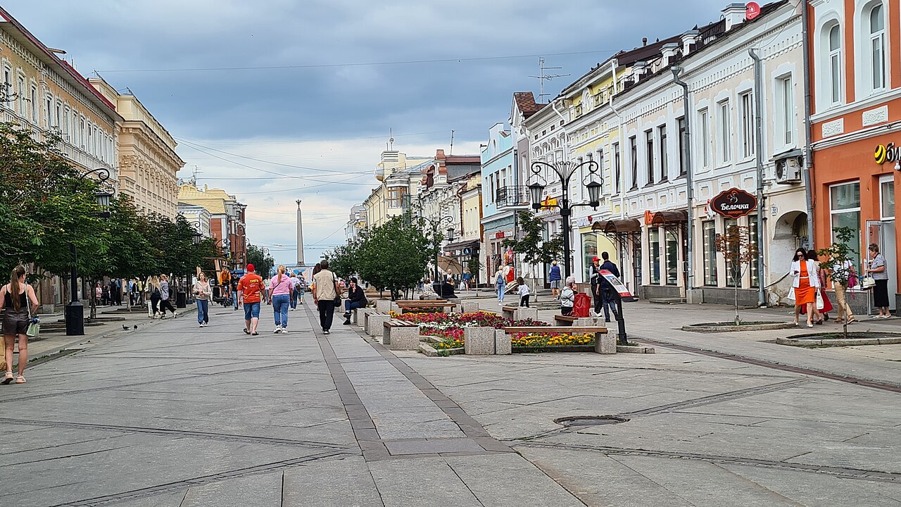 Пешеходная Ленинградская улица в Самаре